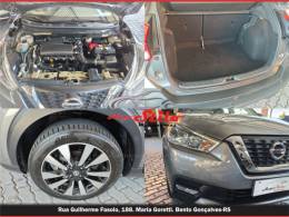 NISSAN - KICKS - 2017/2018 - Cinza - R$ 84.900,00