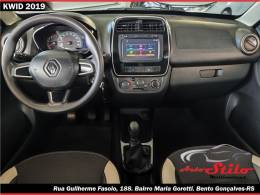 RENAULT - KWID - 2018/2019 - Laranja - R$ 39.900,00