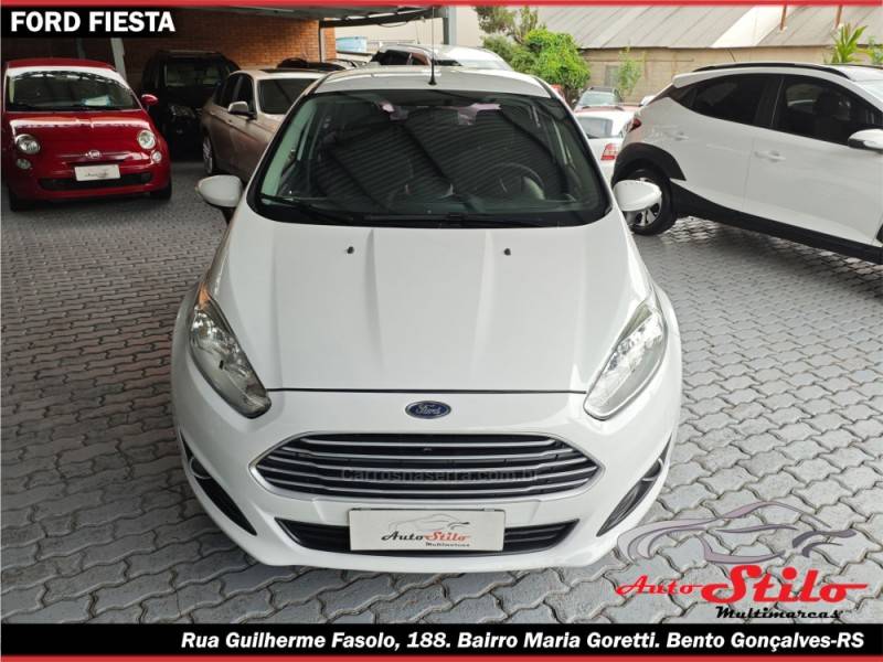 FORD - FIESTA - 2015/2015 - Branca - R$ 49.900,00