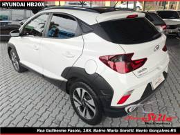 HYUNDAI - HB20X - 2021/2022 - Branca - R$ 84.900,00