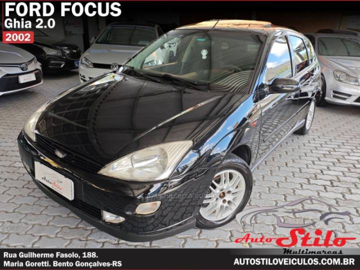 FORD - FOCUS - 2002/2002 - Preta - R$ 17.900,00