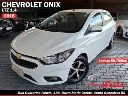 CHEVROLET - ONIX - 2017/2018 - Branca - R$ 68.900,00