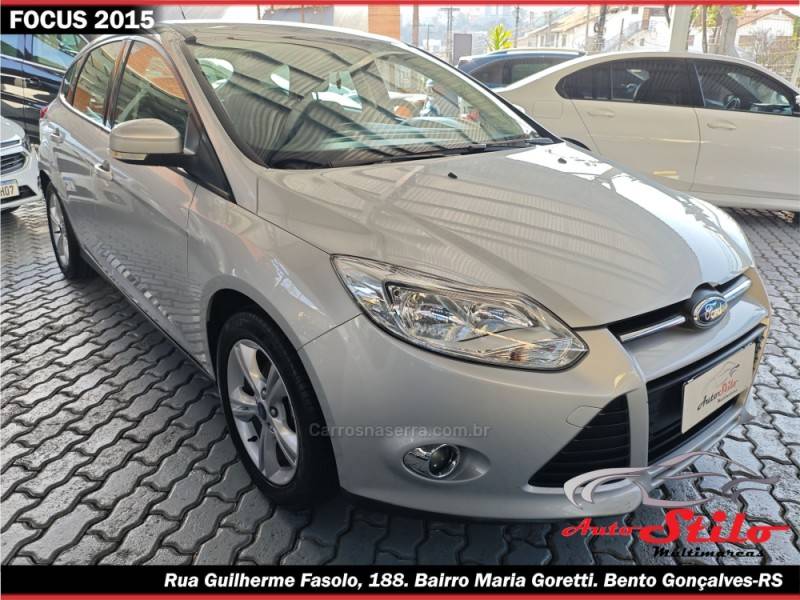 FORD - FOCUS - 2014/2015 - Prata - R$ 59.900,00