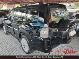 MITSUBISHI - PAJERO - 2014/2015 - Preta - R$ 154.900,00
