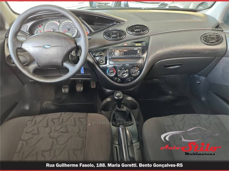 FORD - FOCUS - 2008/2009 - Bege - R$ 31.900,00