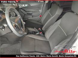FORD - FIESTA - 2015/2015 - Branca - R$ 49.900,00