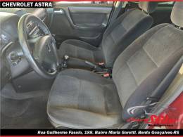CHEVROLET - ASTRA - 2009/2010 - Vermelha - R$ 39.900,00