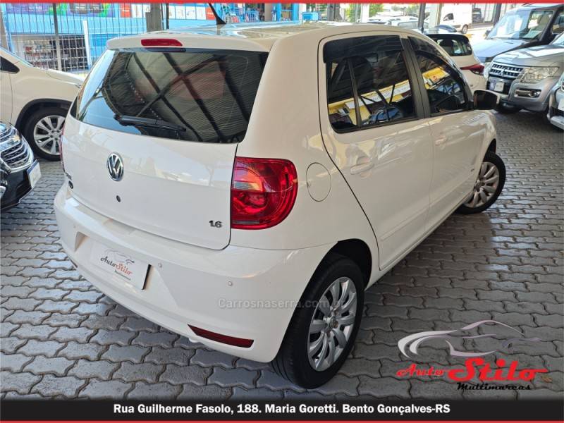 VOLKSWAGEN - FOX - 2013/2014 - Branca - R$ 44.900,00