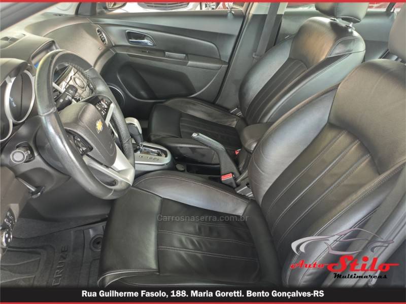 CHEVROLET - CRUZE - 2015/2015 - Preta - R$ 67.900,00