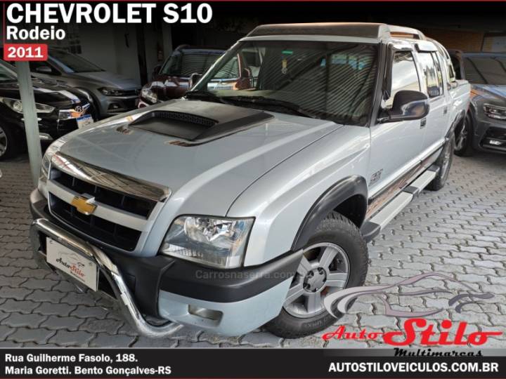 CHEVROLET - S10 - 2011/2011 - Prata - R$ 69.900,00