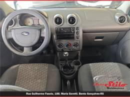 FORD - FIESTA - 2003/2003 - Preta - R$ 21.500,00
