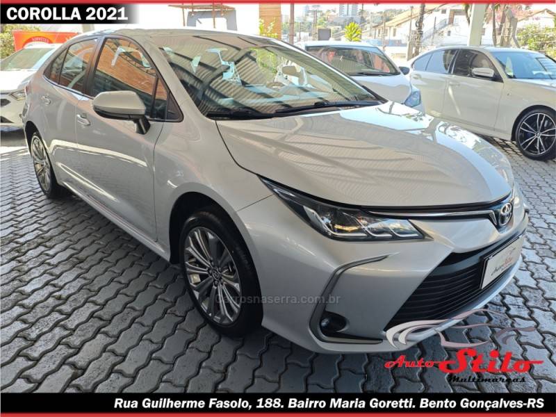 TOYOTA - COROLLA - 2020/2021 - Prata - R$ 128.900,00