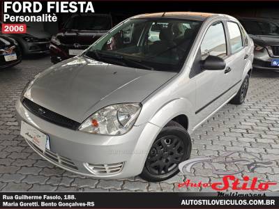 FORD - FIESTA - 2006/2006 - Prata - R$ 22.900,00