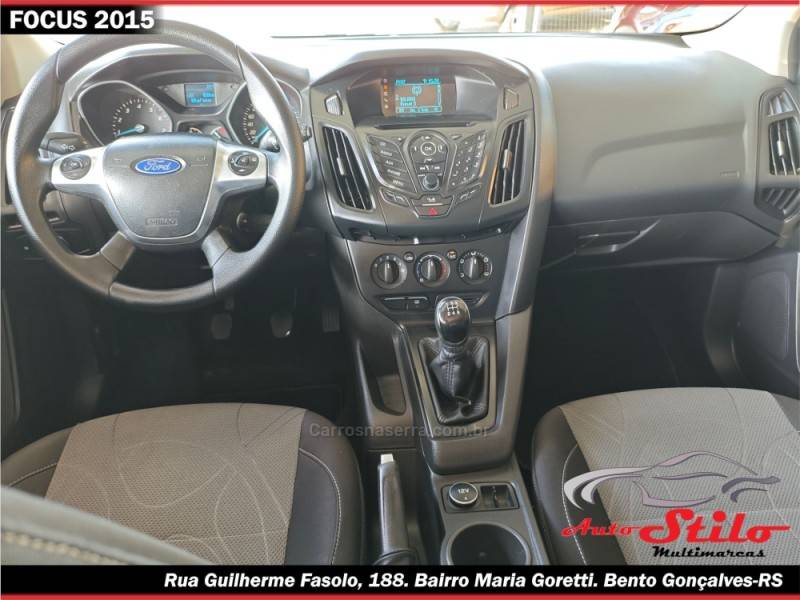 FORD - FOCUS - 2014/2015 - Prata - R$ 59.900,00