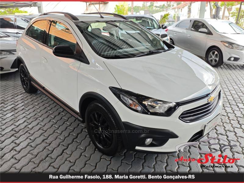 CHEVROLET - ONIX - 2019/2019 - Branca - R$ 71.900,00