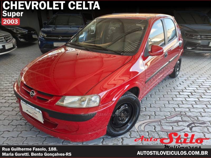 CHEVROLET - CELTA - 2002/2003 - Vermelha - R$ 19.900,00