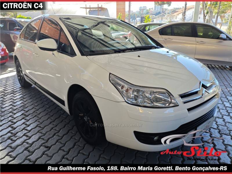 CITROËN - C4 - 2010/2011 - Branca - R$ 30.650,00