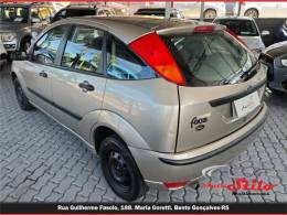 FORD - FOCUS - 2008/2009 - Bege - R$ 31.900,00