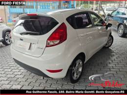 FORD - FIESTA - 2015/2015 - Branca - R$ 49.900,00
