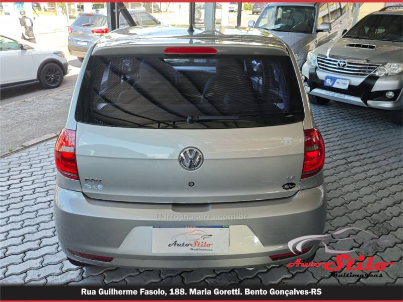 VOLKSWAGEN - FOX - 2012/2012 - Dourada - R$ 38.900,00