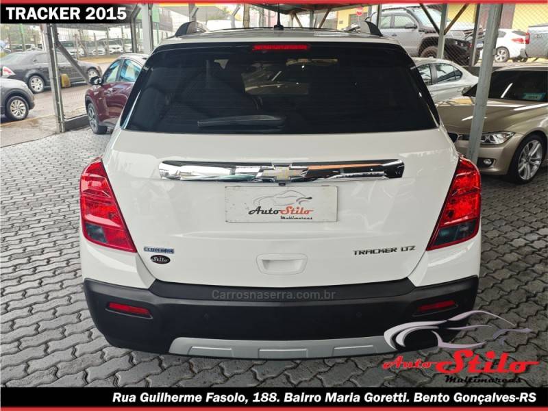 CHEVROLET - TRACKER - 2015/2015 - Branca - R$ 72.900,00