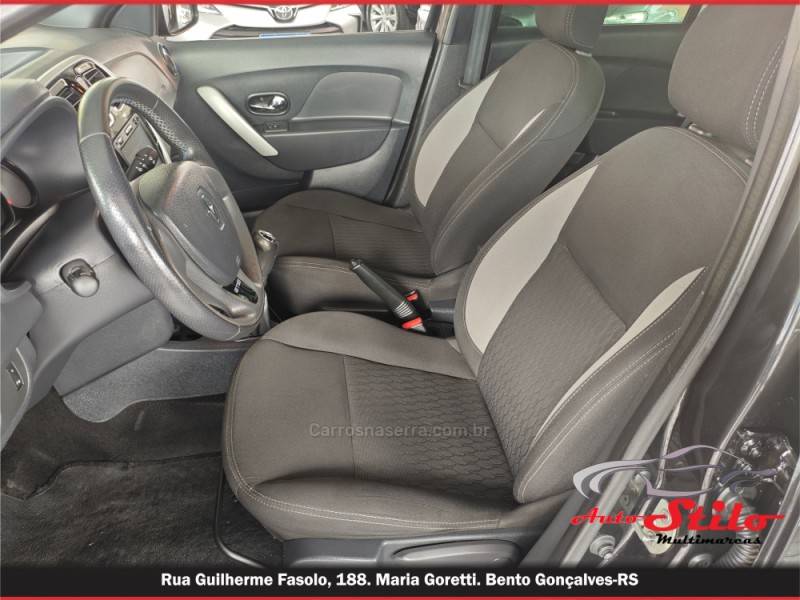 RENAULT - SANDERO - 2018/2019 - Preta - R$ 49.990,00