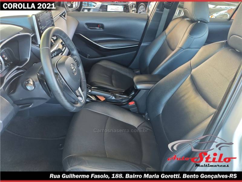 TOYOTA - COROLLA - 2020/2021 - Prata - R$ 128.900,00