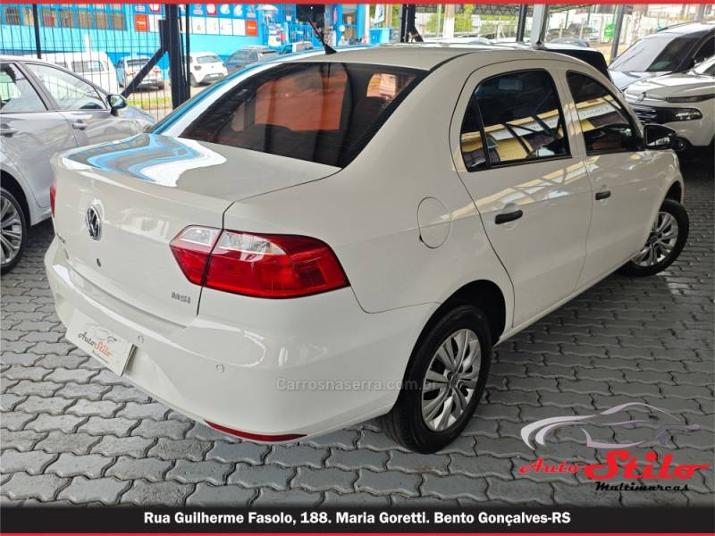 VOLKSWAGEN - VOYAGE - 2015/2016 - Branca - R$ 46.900,00