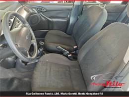 FORD - FOCUS - 2008/2009 - Bege - R$ 31.900,00