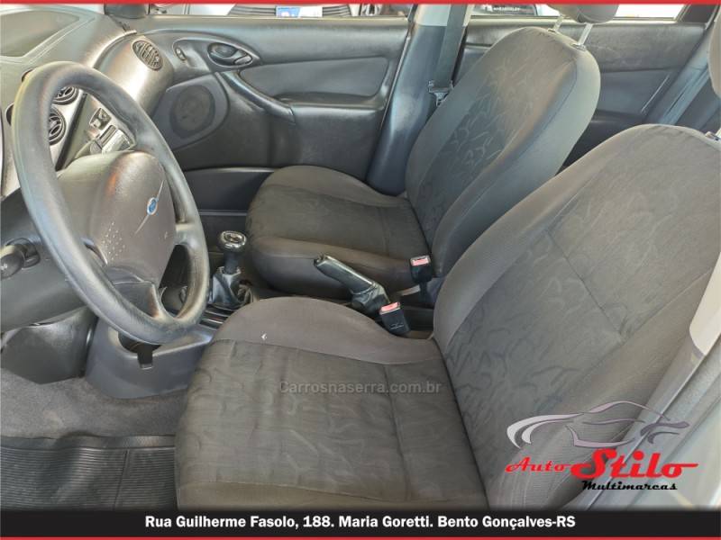 FORD - FOCUS - 2008/2009 - Bege - R$ 31.900,00