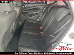 FORD - FIESTA - 2015/2015 - Branca - R$ 49.900,00