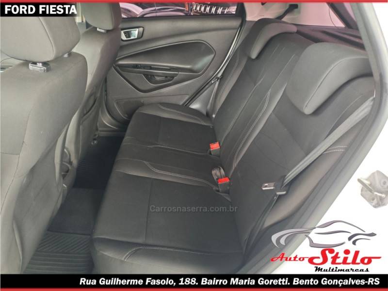 FORD - FIESTA - 2015/2015 - Branca - R$ 49.900,00