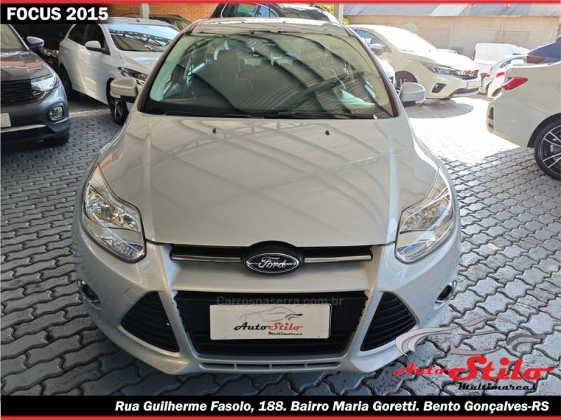 FORD - FOCUS - 2014/2015 - Prata - R$ 59.900,00
