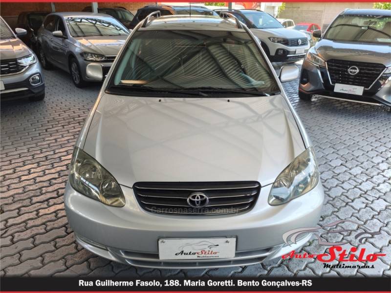 TOYOTA - FIELDER - 2005/2006 - Prata - R$ 42.900,00