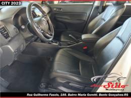 HONDA - CITY - 2022/2023 - Branca - R$ 107.900,00