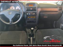 CHEVROLET - ASTRA - 2009/2010 - Vermelha - R$ 39.900,00