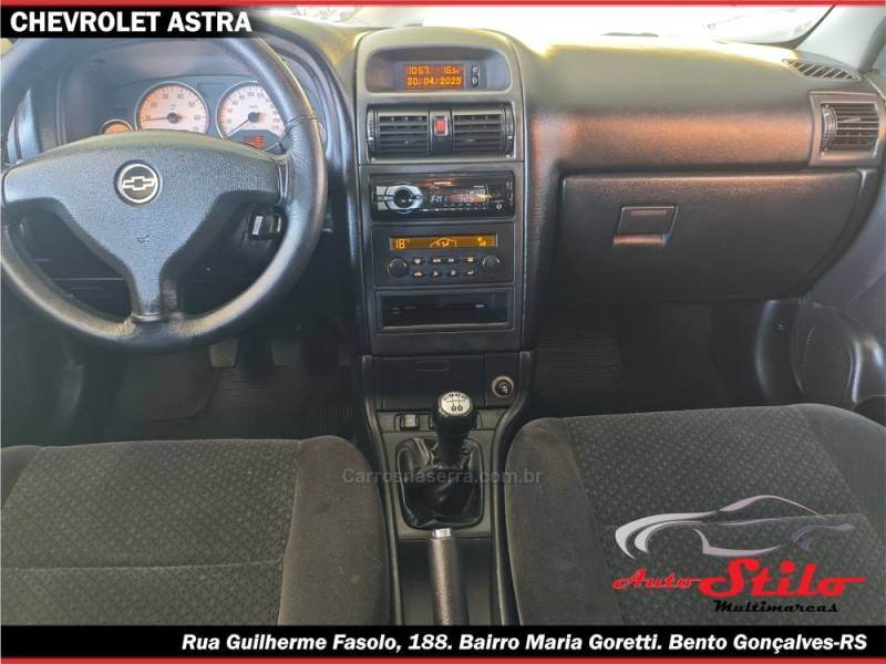 CHEVROLET - ASTRA - 2009/2010 - Vermelha - R$ 39.900,00