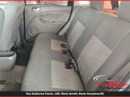 FORD - FIESTA - 2003/2003 - Preta - R$ 21.500,00
