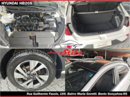 HYUNDAI - HB20X - 2021/2022 - Branca - R$ 84.900,00