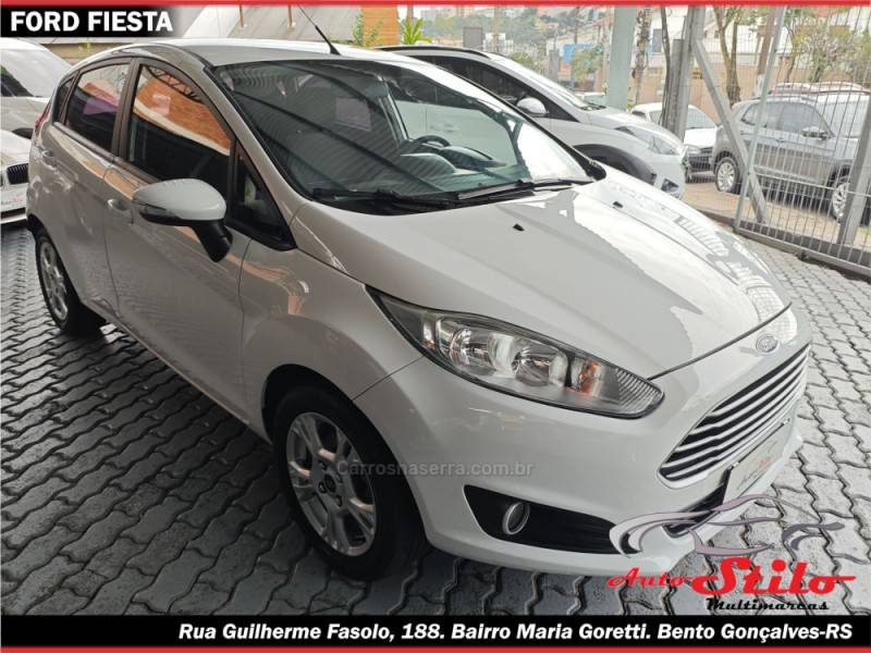 FORD - FIESTA - 2015/2015 - Branca - R$ 49.900,00