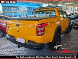 MITSUBISHI - L200 TRITON - 2021/2022 - Amarela - R$ 178.000,00