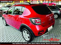 RENAULT - SANDERO - 2015/2016 - Vermelha - R$ 47.795,00