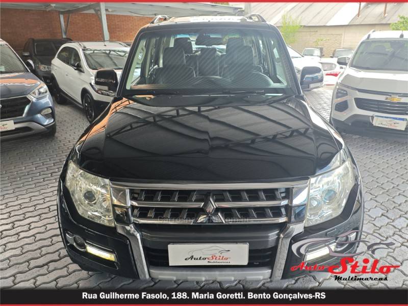 MITSUBISHI - PAJERO - 2014/2015 - Preta - R$ 154.900,00