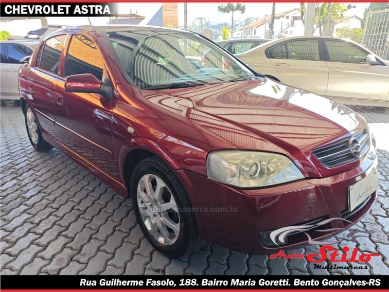 CHEVROLET - ASTRA - 2009/2010 - Vermelha - R$ 39.900,00