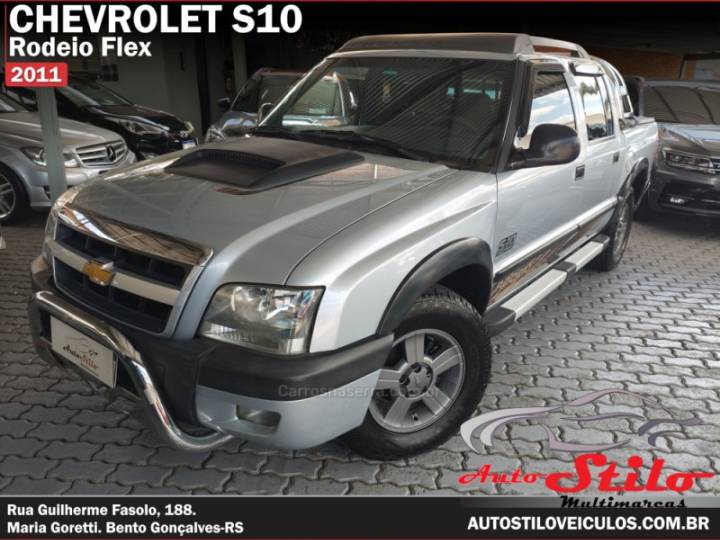 CHEVROLET - S10 - 2011/2011 - Branca - R$ 69.900,00