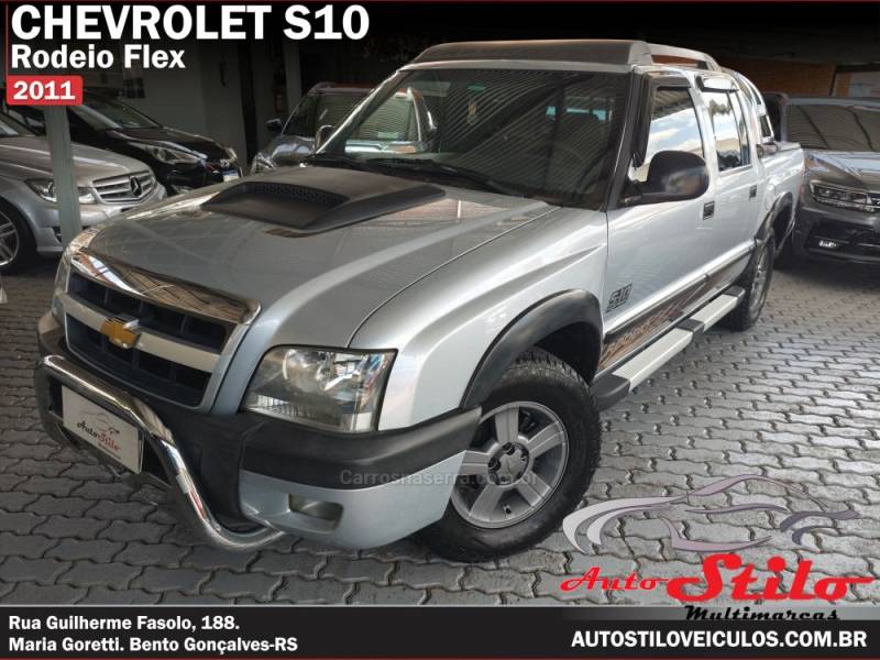 CHEVROLET - S10 - 2011/2011 - Branca - R$ 69.900,00