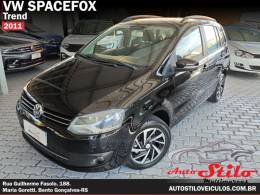 VOLKSWAGEN - SPACEFOX - 2010/2011 - Preta - R$ 38.900,00