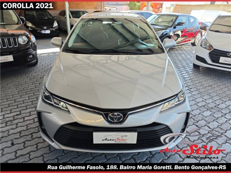 TOYOTA - COROLLA - 2020/2021 - Prata - R$ 128.900,00
