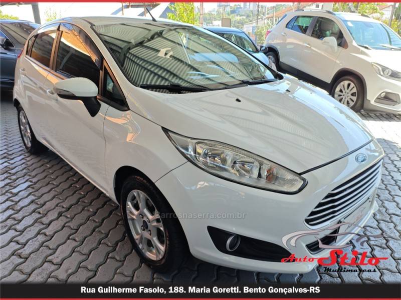 FORD - FIESTA - 2013/2014 - Branca - R$ 42.900,00
