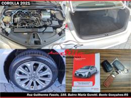 TOYOTA - COROLLA - 2020/2021 - Prata - R$ 128.900,00